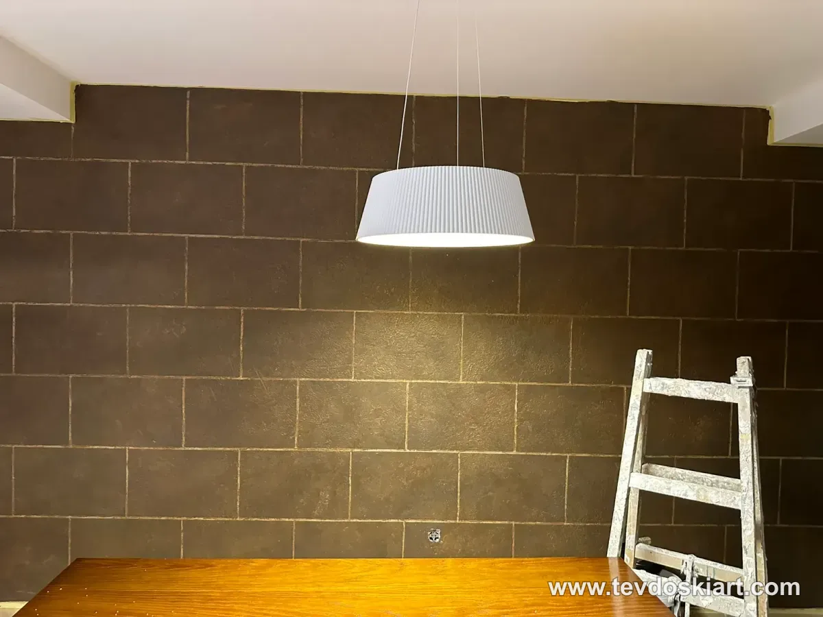 Пред декоративна техника #pred #decorativnofaranje #rustpaint #tetovo – темно-кафеав ѕид пред трансформација Tevdoski Art